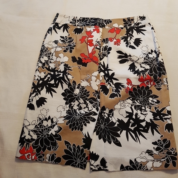 Van Heusen Studio women's size 0 skirt floral design - Picture 4 of 4